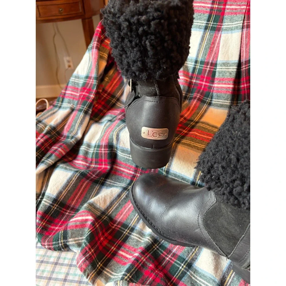 UGG Australia 1914 Black Leather Sheepskin Fold Over Cuff Boots Womens 9